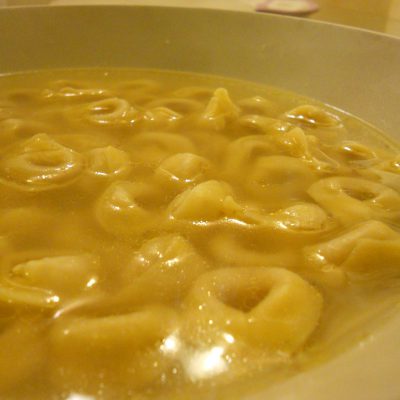 Brodo di pollo & tortellini (4 t/m 10 december)